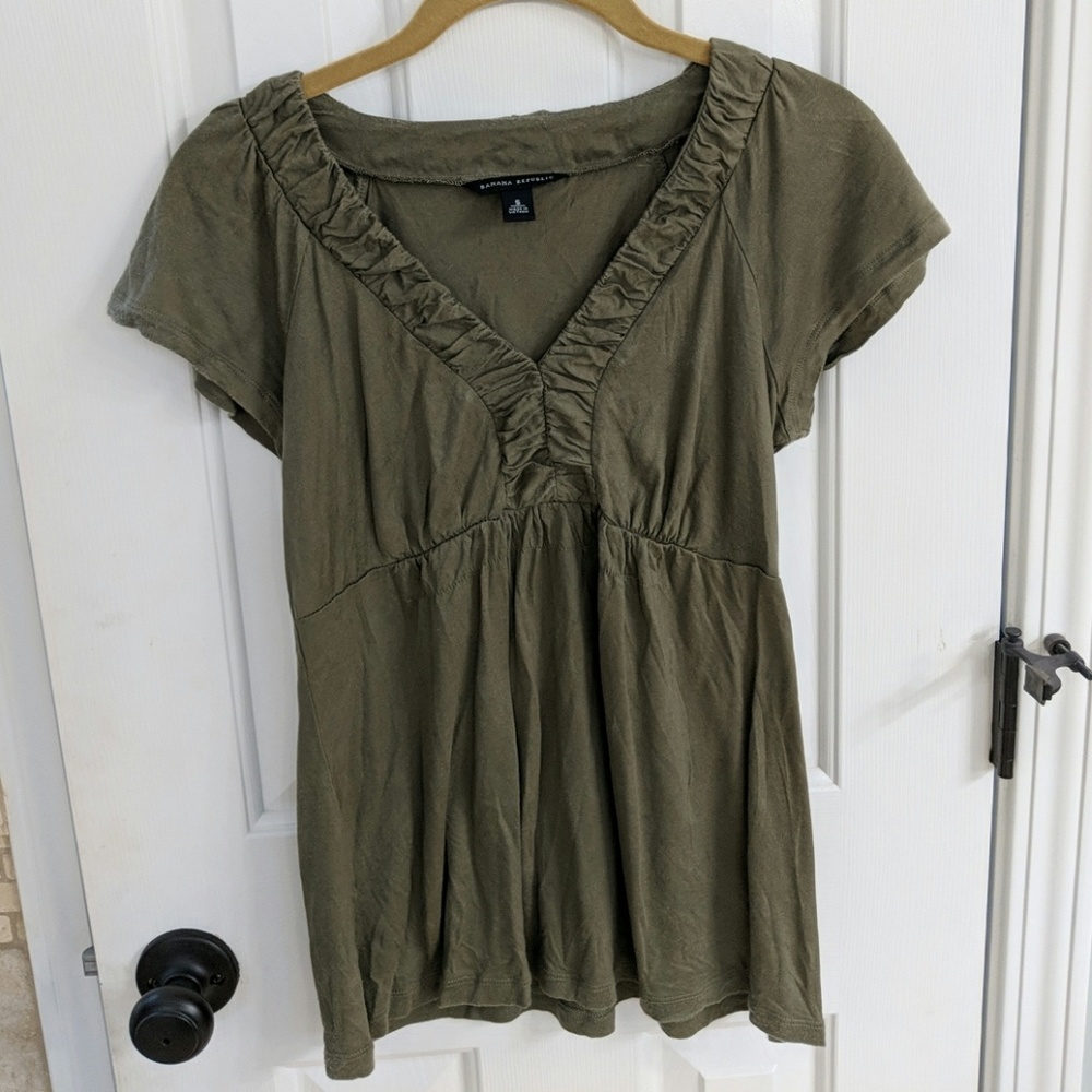 Banana republic t shirt